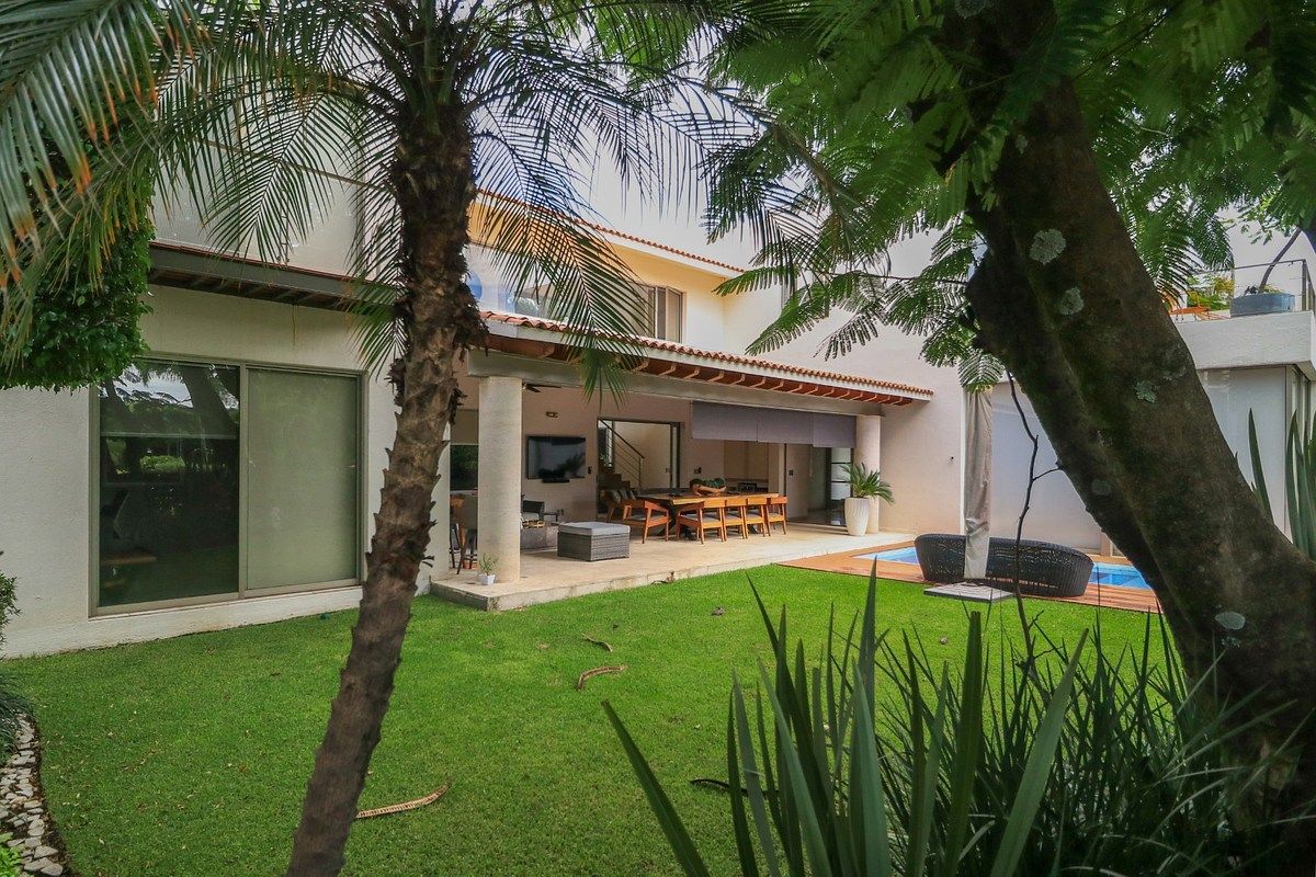 Residencial Exclusivo com Localização Privilegiada Frente ao Lago, foto 1 de 14
