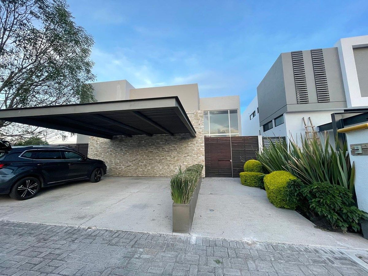 Exclusiva Casa en Renta en Rinconada Jurica | 4 Recámaras y Paneles Solares, foto 1 de 27