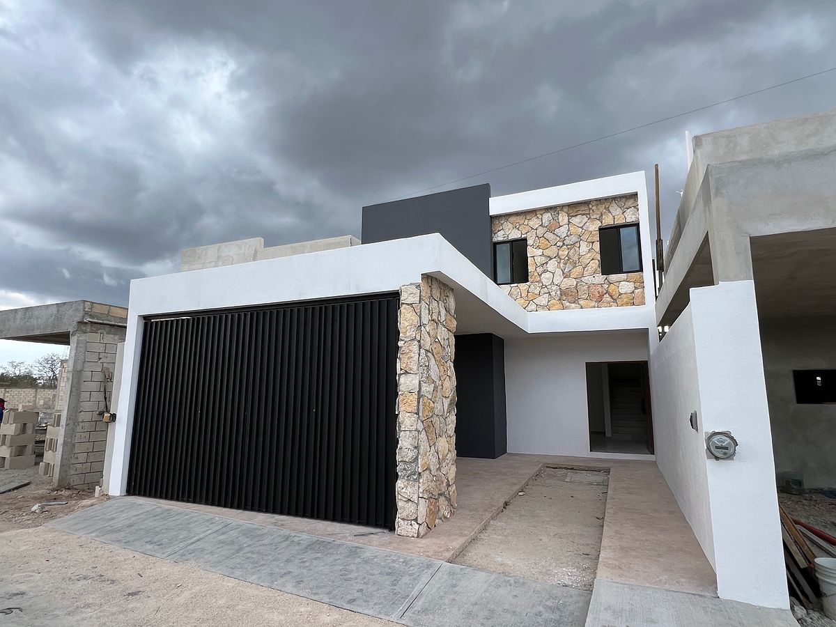 CASA EN VENTA EN DZITYA, foto 1 de 24