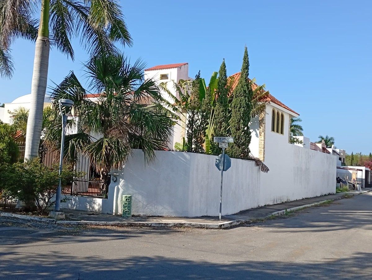 House in Gran Santa Fe, Mérida, photo 2 of 26