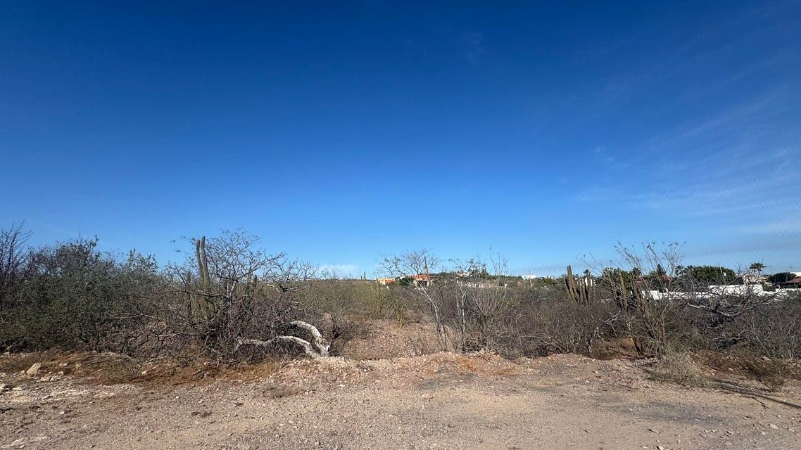 Lote 12 Lomas de Centenario calle 11