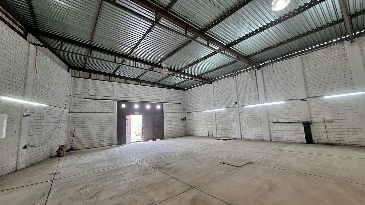 ALUGUEL DE DEPÓSITO COMERCIAL 100m2 ao lado do desvio Norte Qro., foto 1 de 11