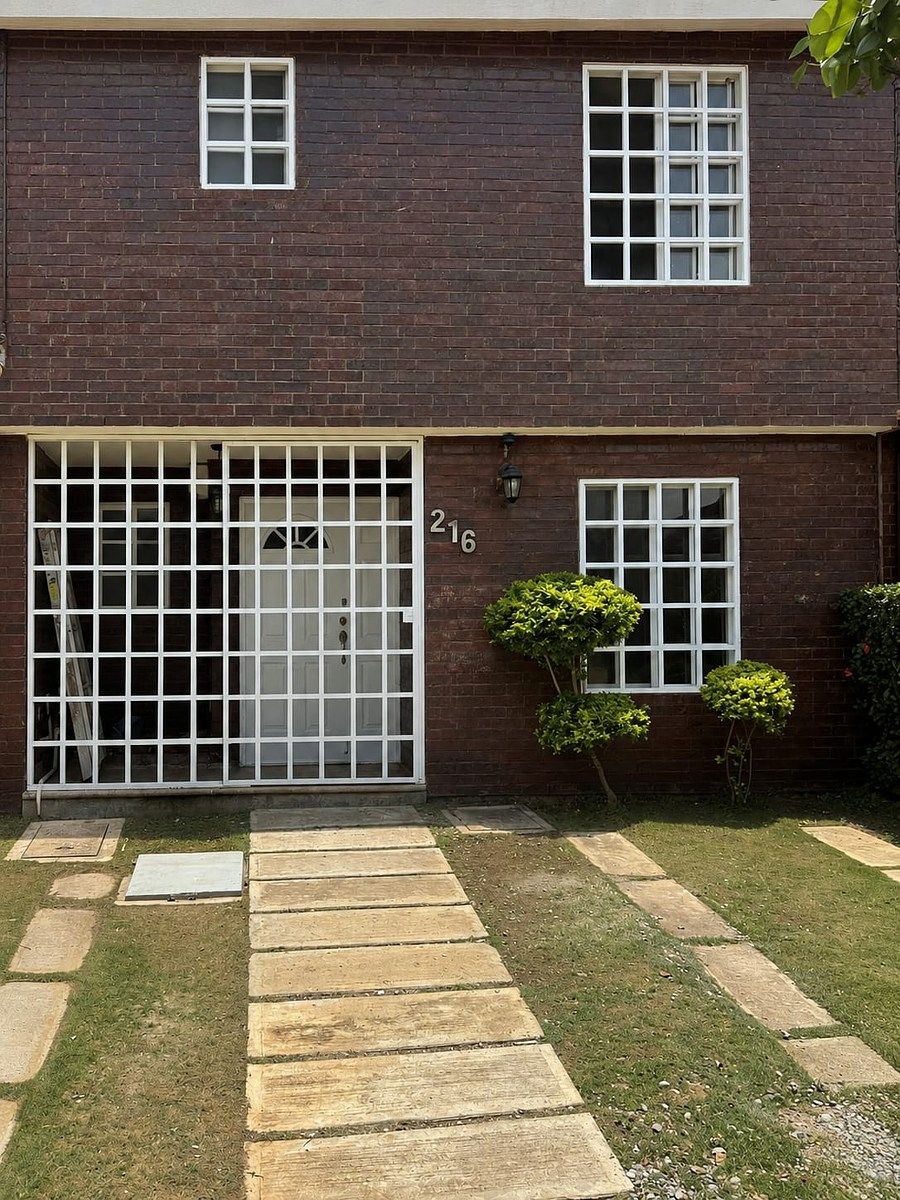 Casa en venta en Fraccionamiento Bosques de la Trinidad, foto 1 de 34