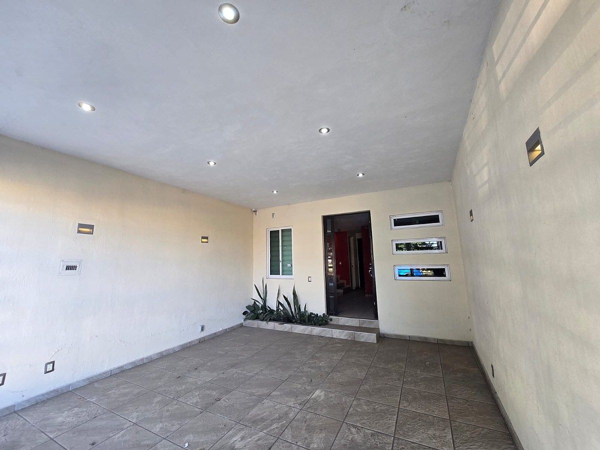 Casa en Villas Terranova, Tlajomulco de Zúñiga, foto 2 de 34