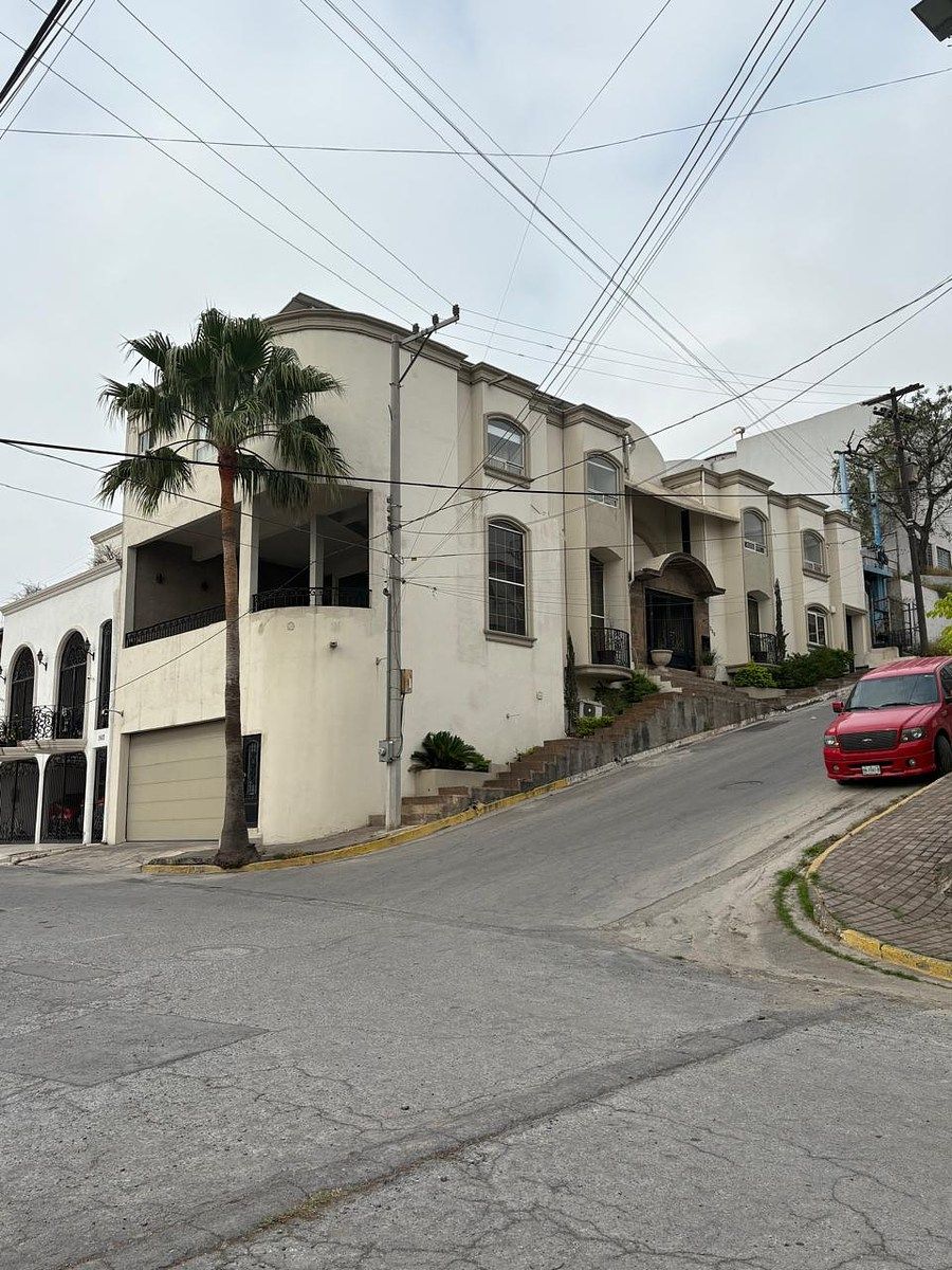 CASA VENTA LOMAS DEL ROBLE, photo 1 of 38