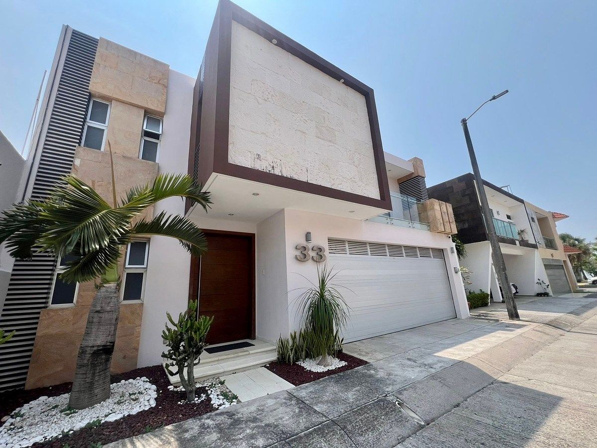 House in Las Palmas, Medellín, photo 2 of 28