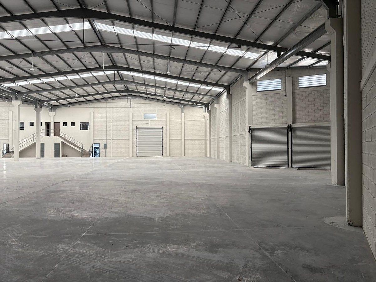 Commercial Storage Unit in Terra Park Santa Catarina, Santa Catarina, photo 2 of 23