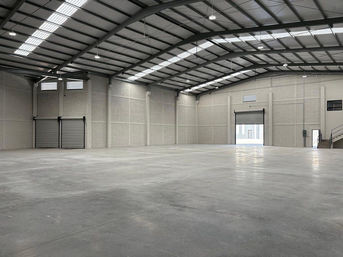 Commercial Storage Unit in Terra Park Santa Catarina, Santa Catarina, photo 4 of 23