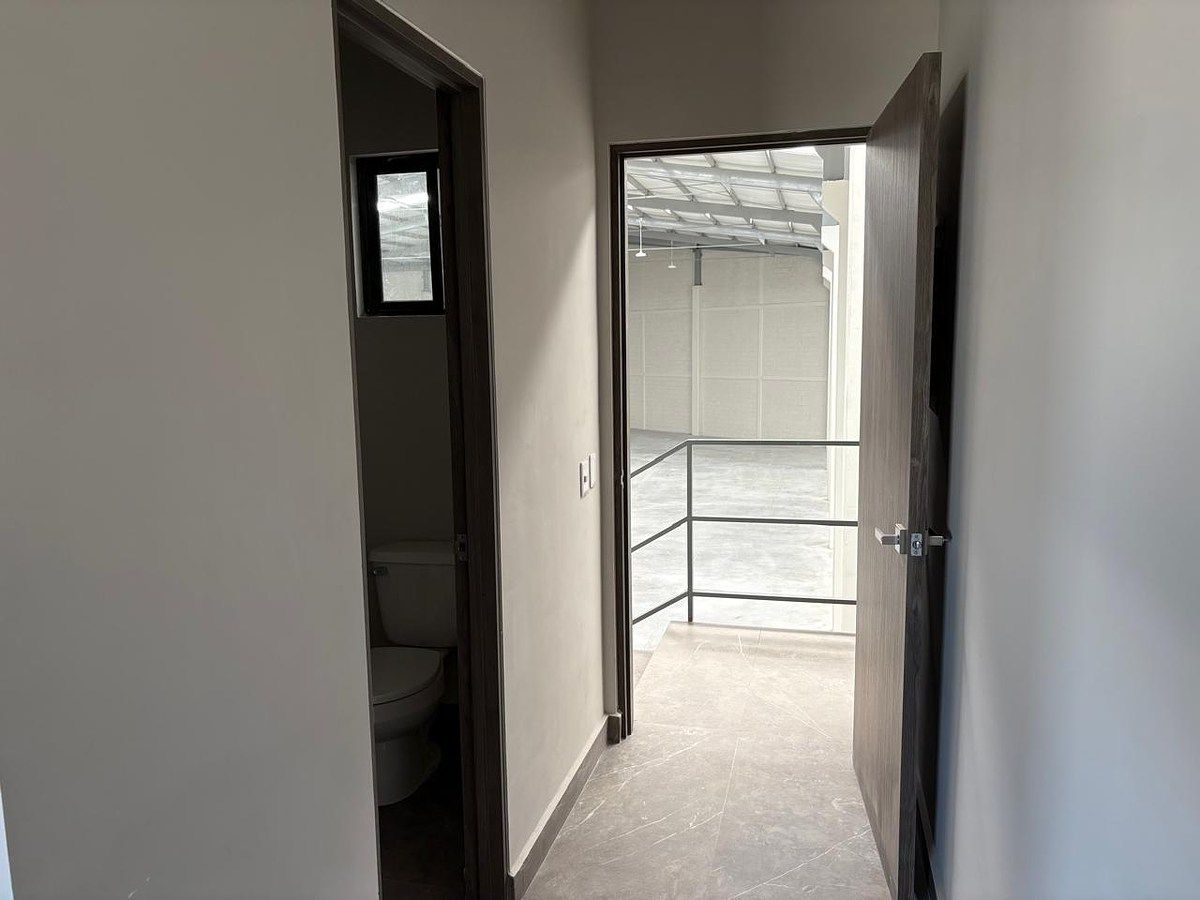 Commercial Storage Unit in Terra Park Santa Catarina, Santa Catarina, photo 12 of 23