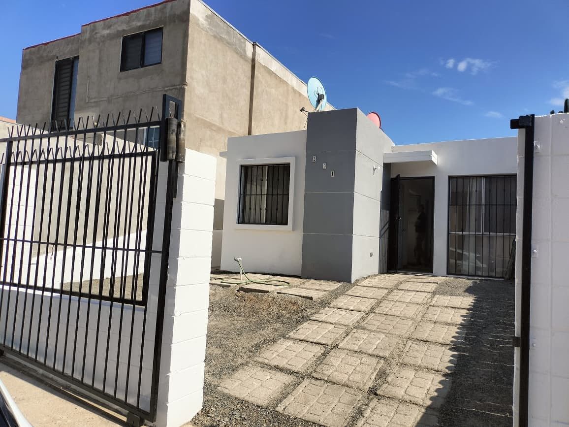 CASA REMODELADA EN VENTA LOS ENCINOS, foto 1 de 24