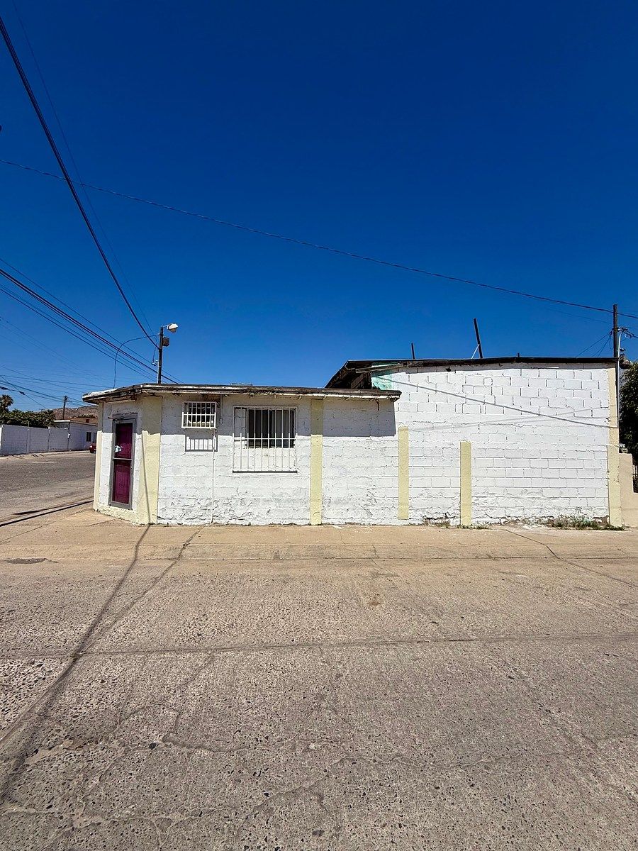 Commercial Storage Unit in California, Ensenada, photo 4 of 18