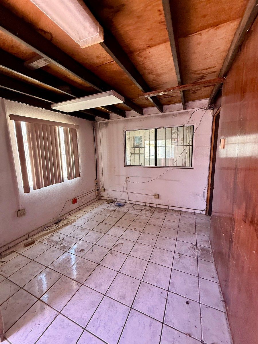 Commercial Storage Unit in California, Ensenada, photo 15 of 18