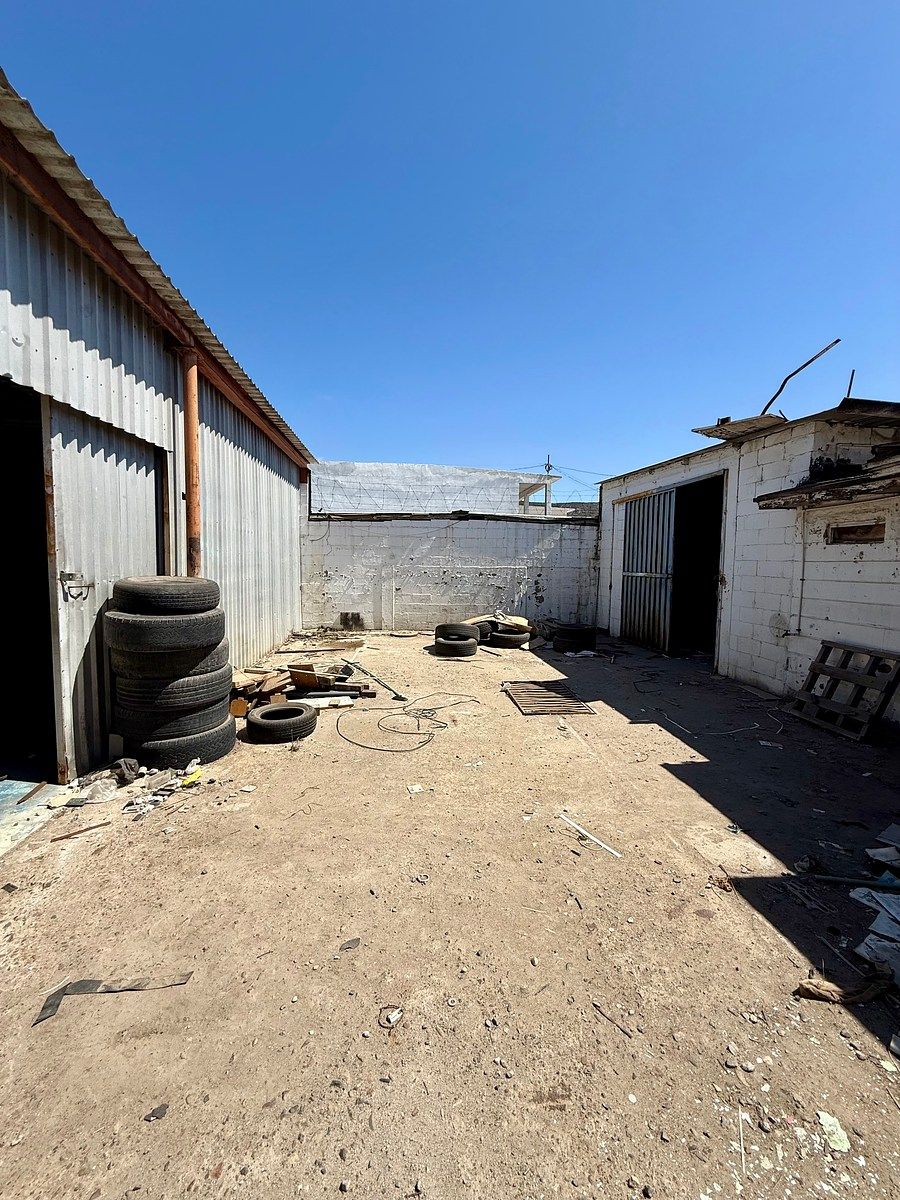Commercial Storage Unit in California, Ensenada, photo 8 of 18