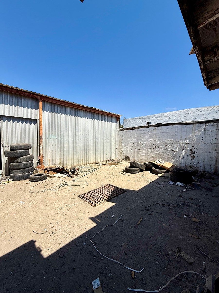 Commercial Storage Unit in California, Ensenada, photo 9 of 18