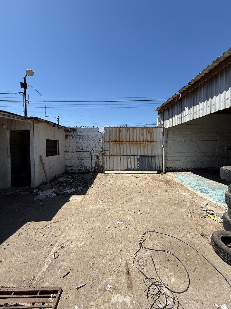 Commercial Storage Unit in California, Ensenada, photo 13 of 18