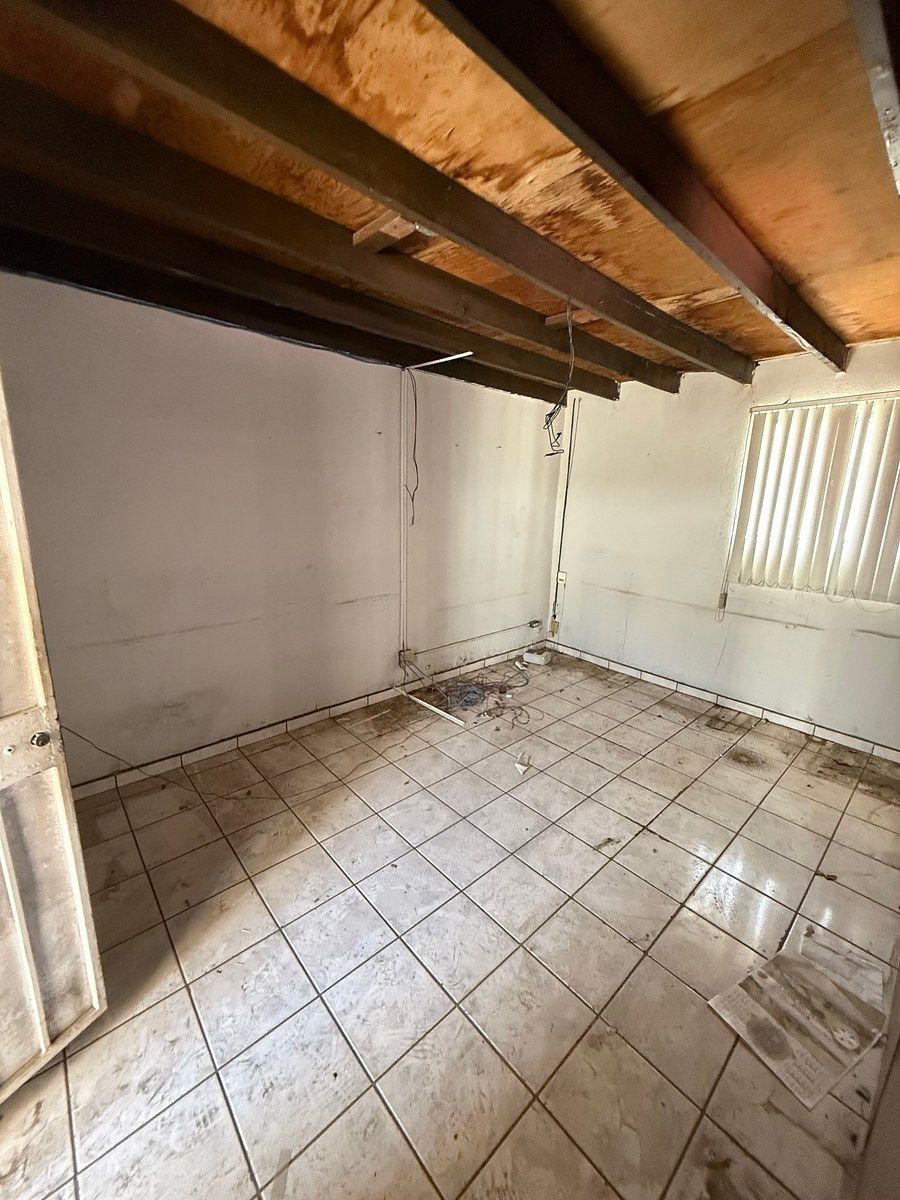 Commercial Storage Unit in California, Ensenada, photo 14 of 18