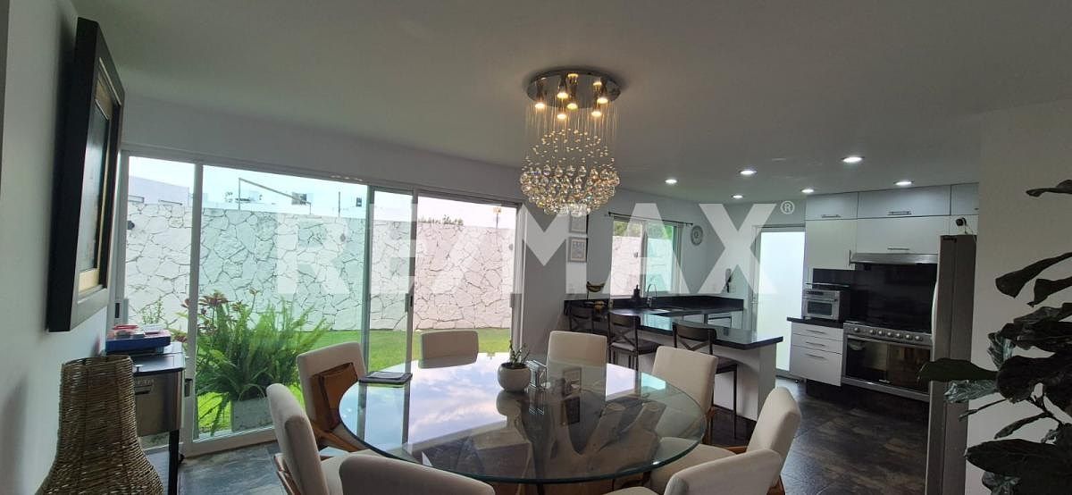 House in Gated Community in Hacienda Real Tejeda, Corregidora, photo 2 of 43