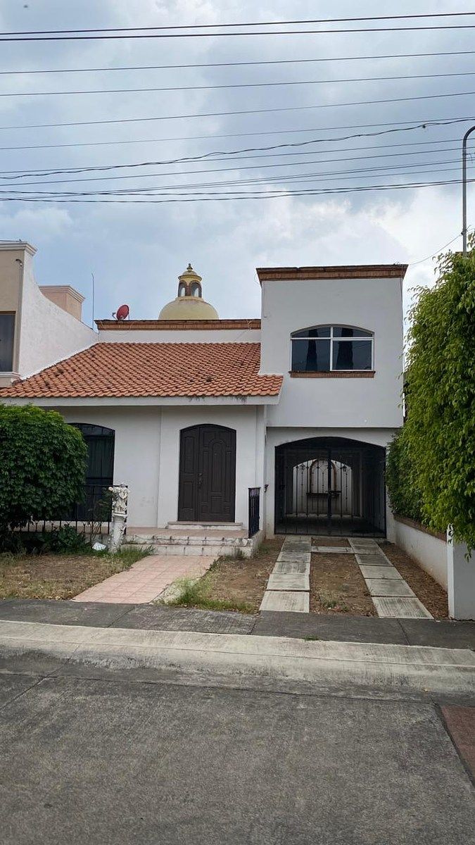Casa en Venta en Circuito Arboledas de la Huerta, foto 1 de 24