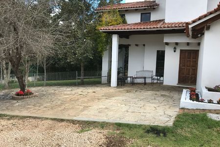 CASA CAMPESTRE AMUEBLADA  EN RENTA EN FRACCIONAMIENTO