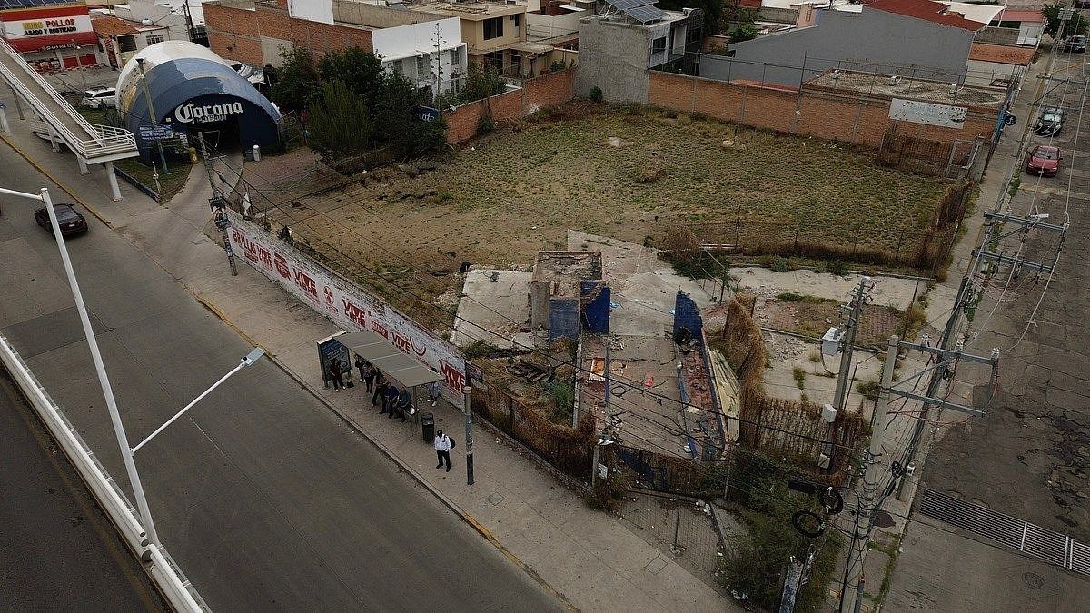Terreno comercial sobre 2do anillo casi esquina con López Mateos - Terreno comercial en Residencial del Valle I, Aguascalientes, Aguascalientes