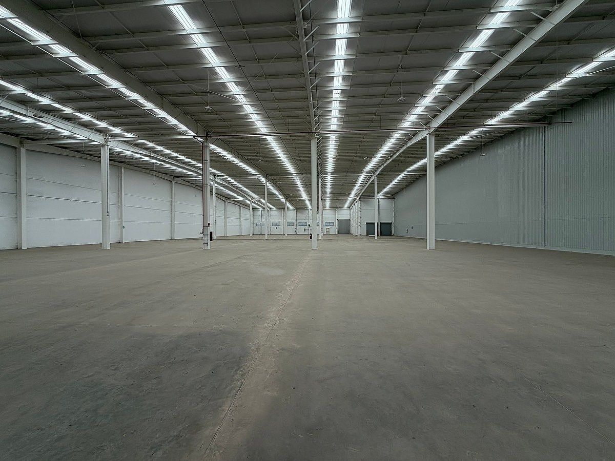 Prédio industrial em Arroyo Hondo, León, foto 4 de 11