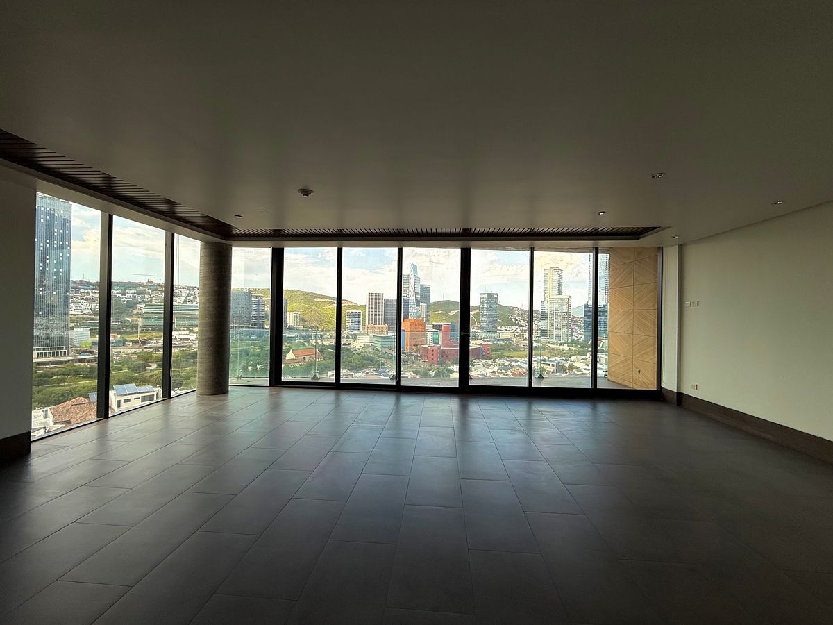 DEPARTAMENTO VALLE ORIENTE, foto 1 de 15