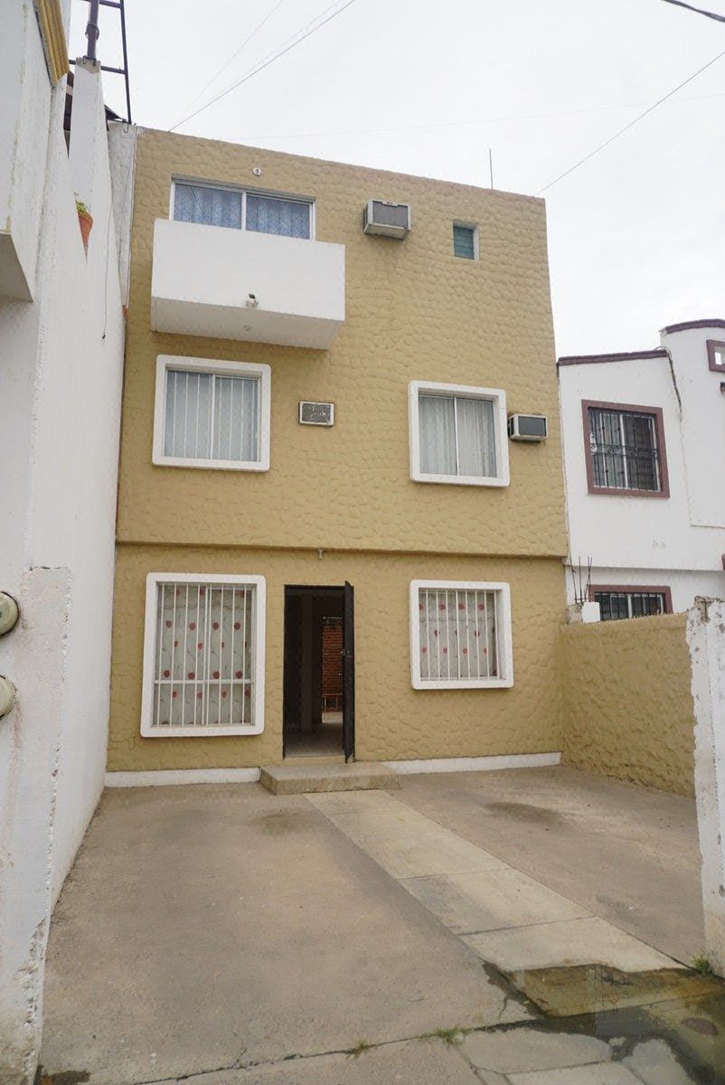 Casa en Venta en Infonavit del Valle – Mazatlán