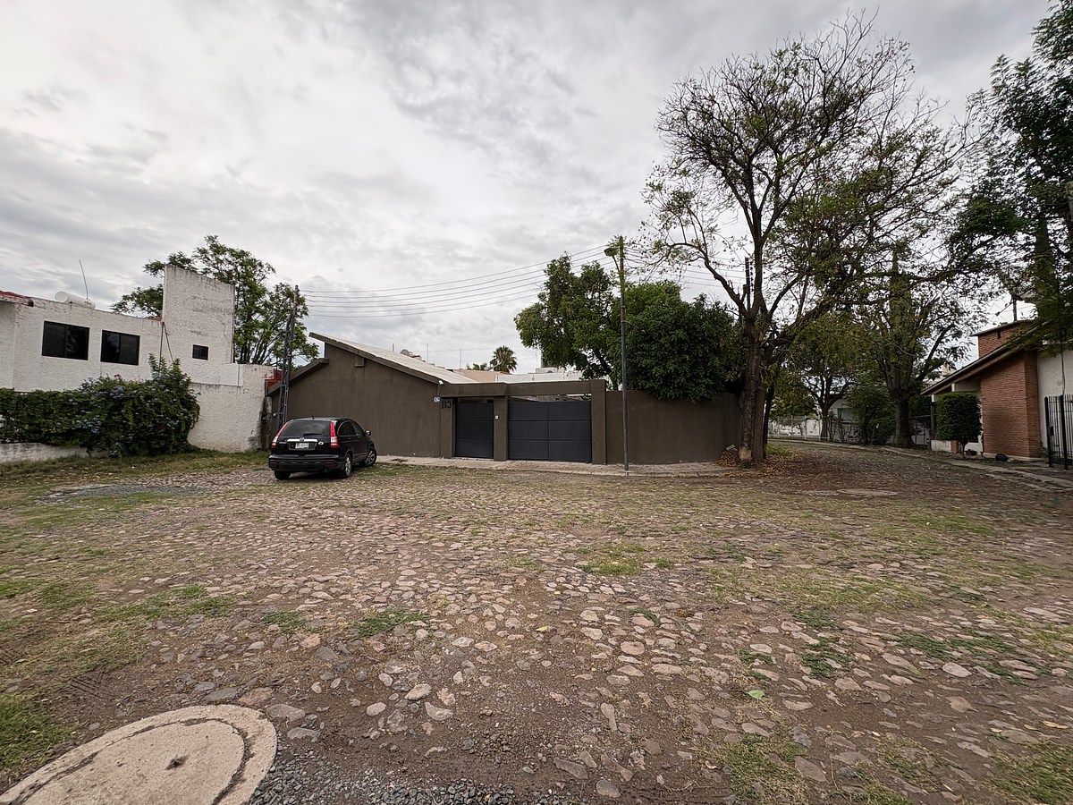 Casa para Remodelar de un piso en Venta Jurica, photo 1 of 26