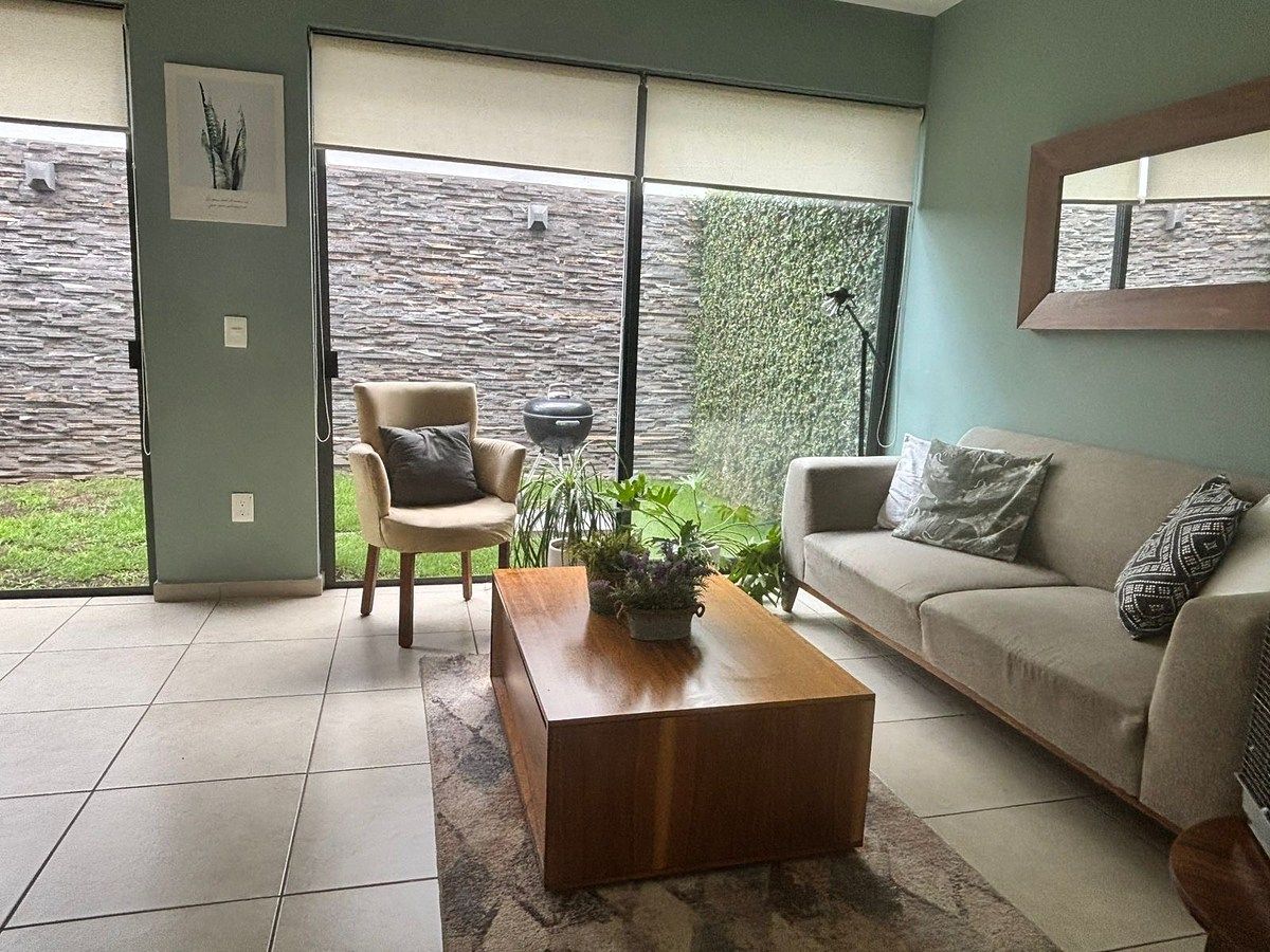 House in Gated Community in Las Grullas, Tlajomulco de Zúñiga, photo 2 of 10