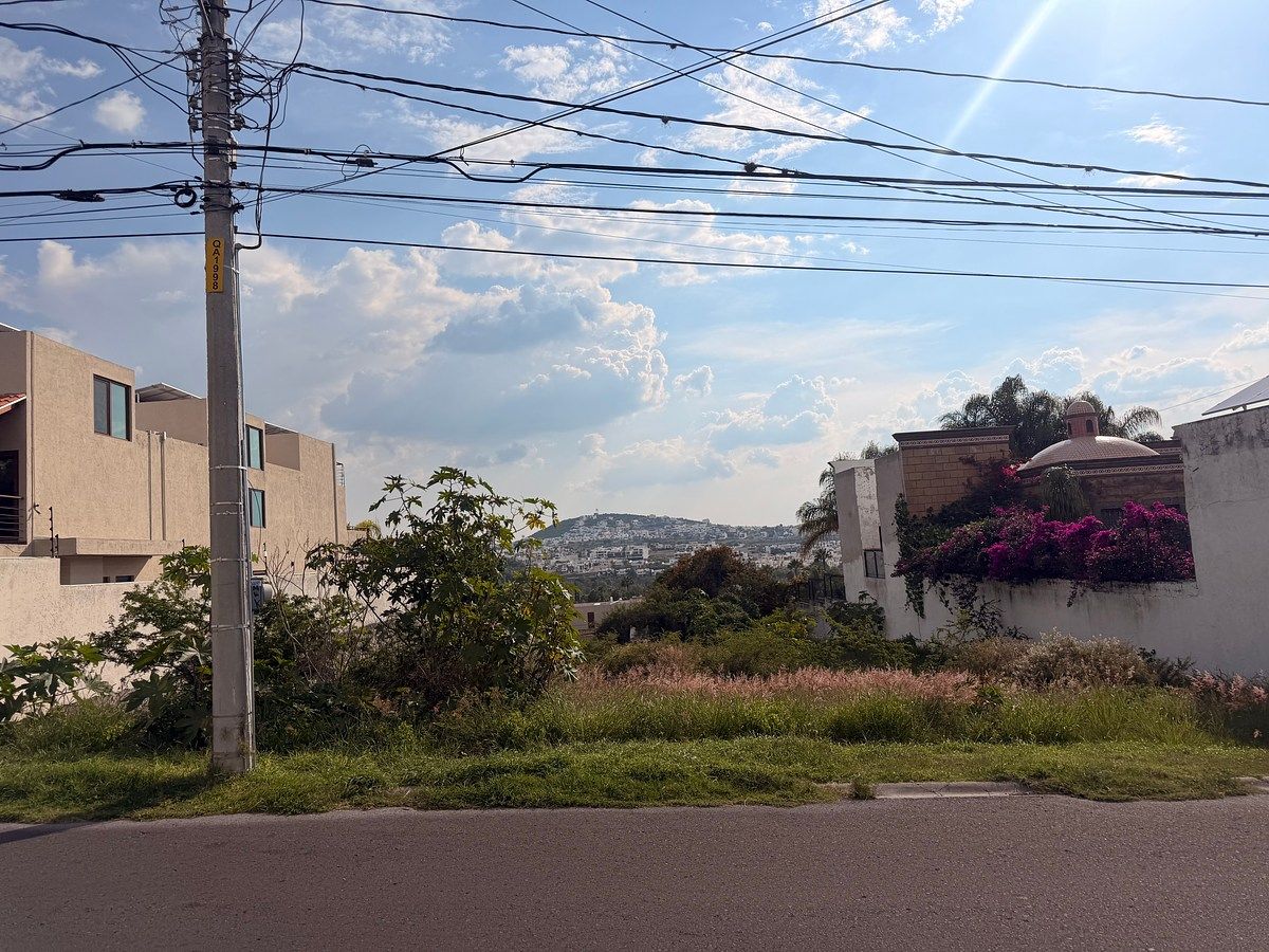 Es la vista desde el terreno en la parte baja, foto 4 de 6