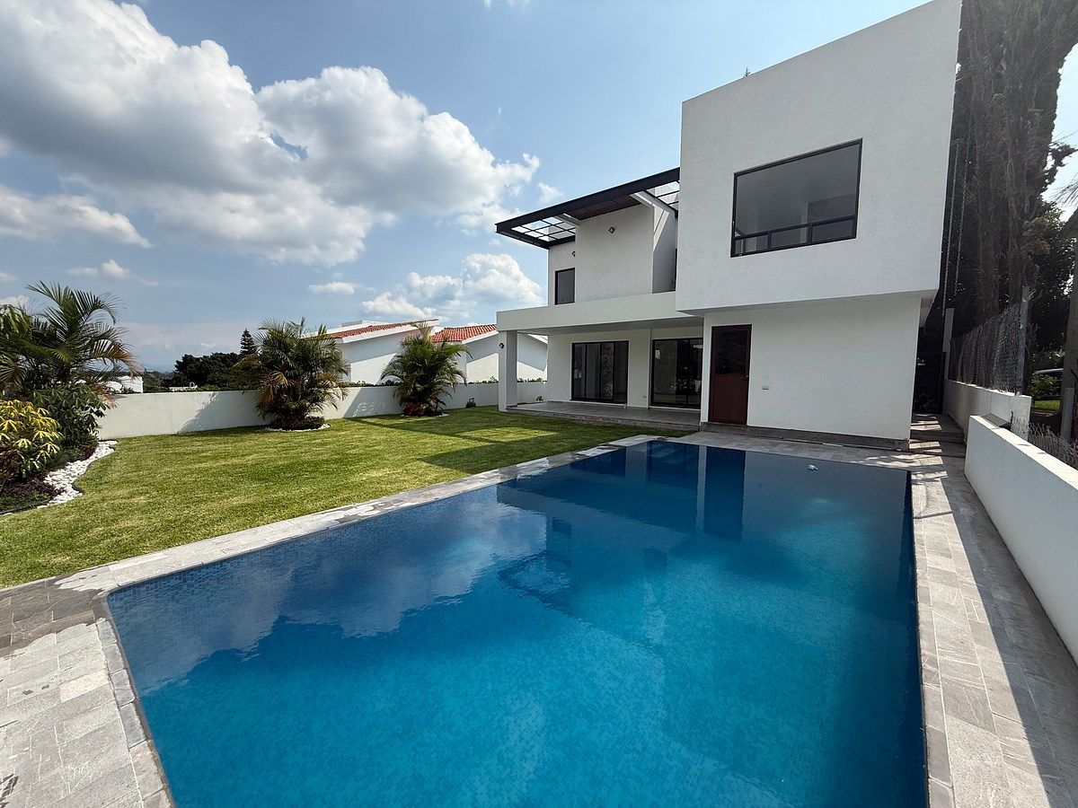 Venta de casa en lomas de Cocoyoc, photo 1 of 42