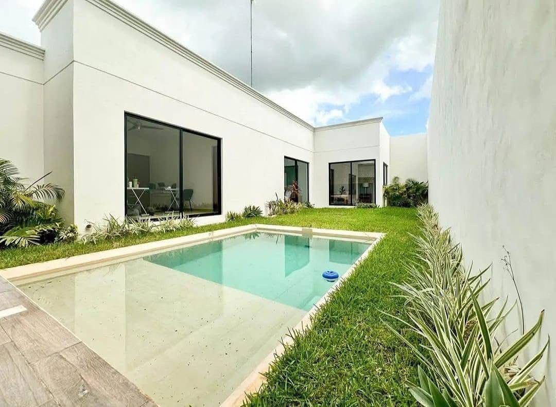 CASA DE UN PISO EN PRIVADA UKUM CONKAL - foto 1