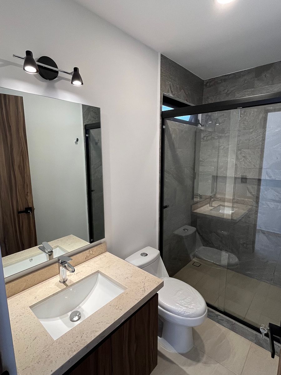 Baño visitas, foto 2 de 19