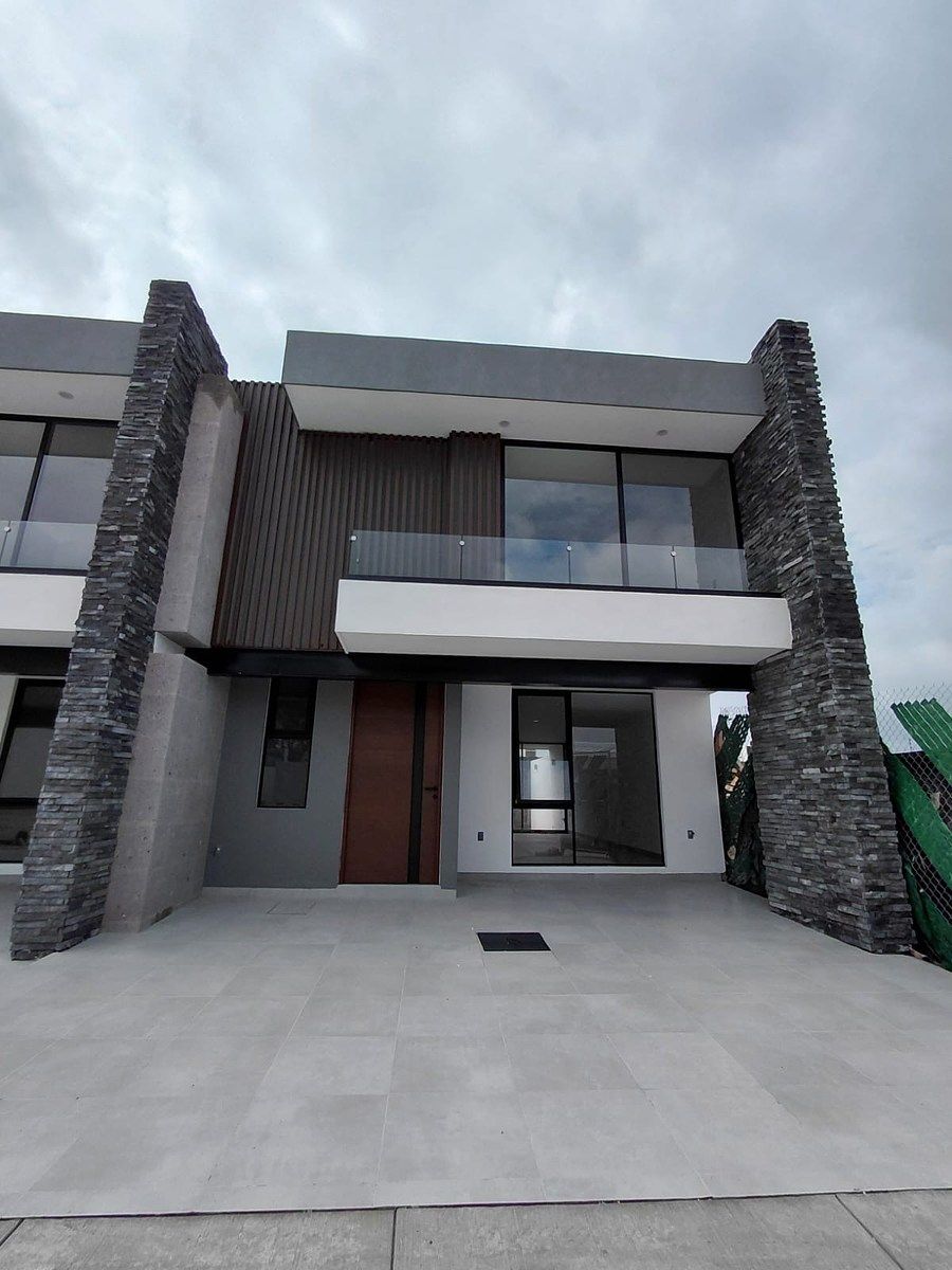 House in Portavedra Residencial, León, photo 2 of 29