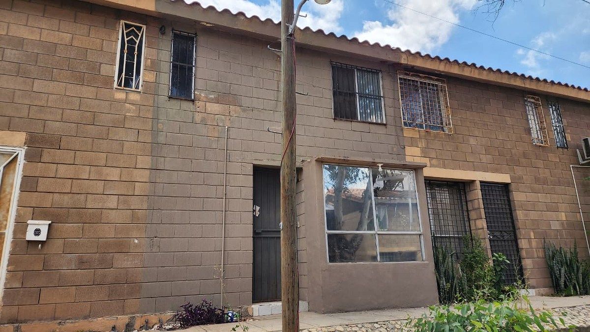 CASA EN VENTA EN PORTICOS DE LA MESA, foto 1 de 12