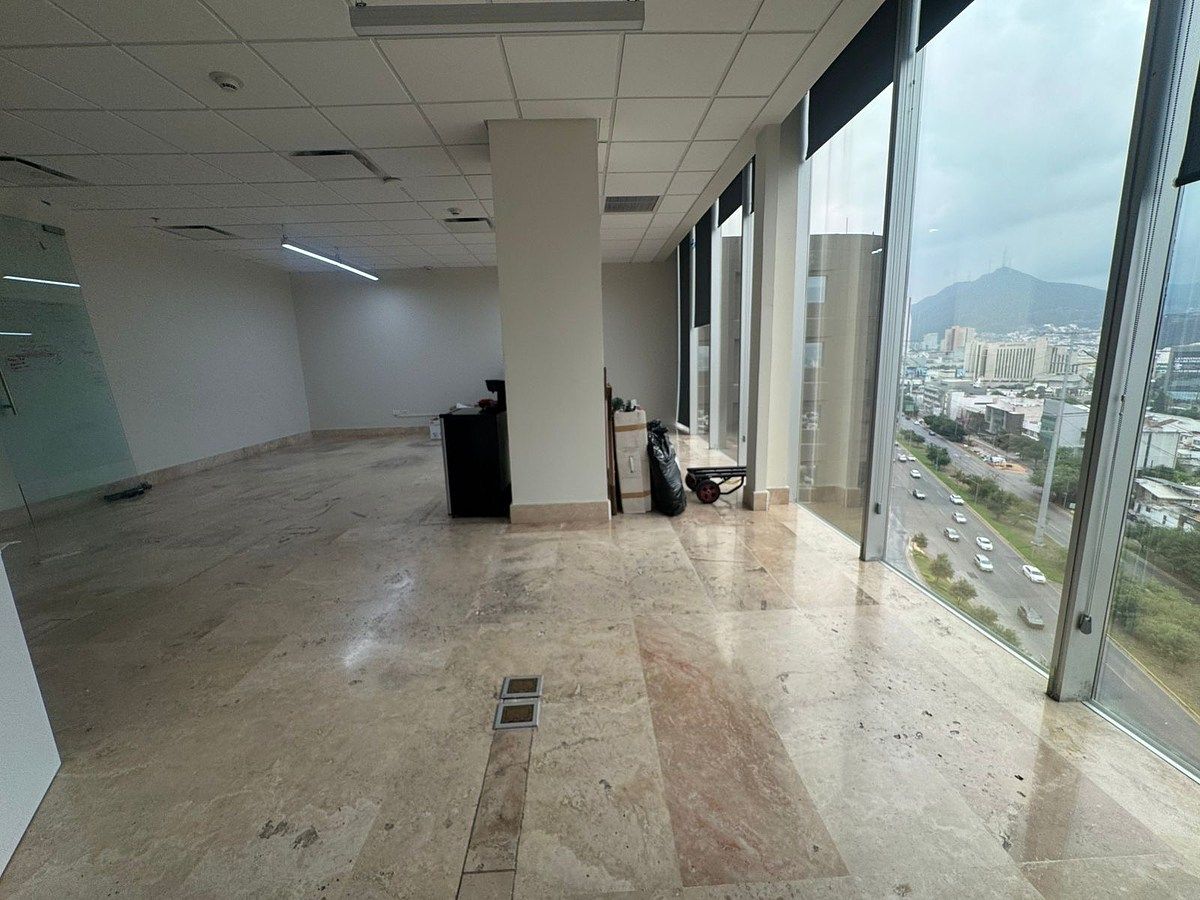 Sala Comercial em Zona Loma Larga Oriente, San Pedro Garza García, foto 5 de 5