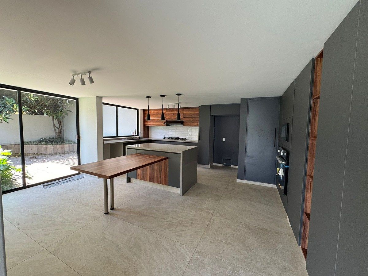 CASA EN VENTA CON SEGURIDAD EN CIUDAD SATÉLITE, NAUCALPAN DE JUÁREZ, foto 1 de 27