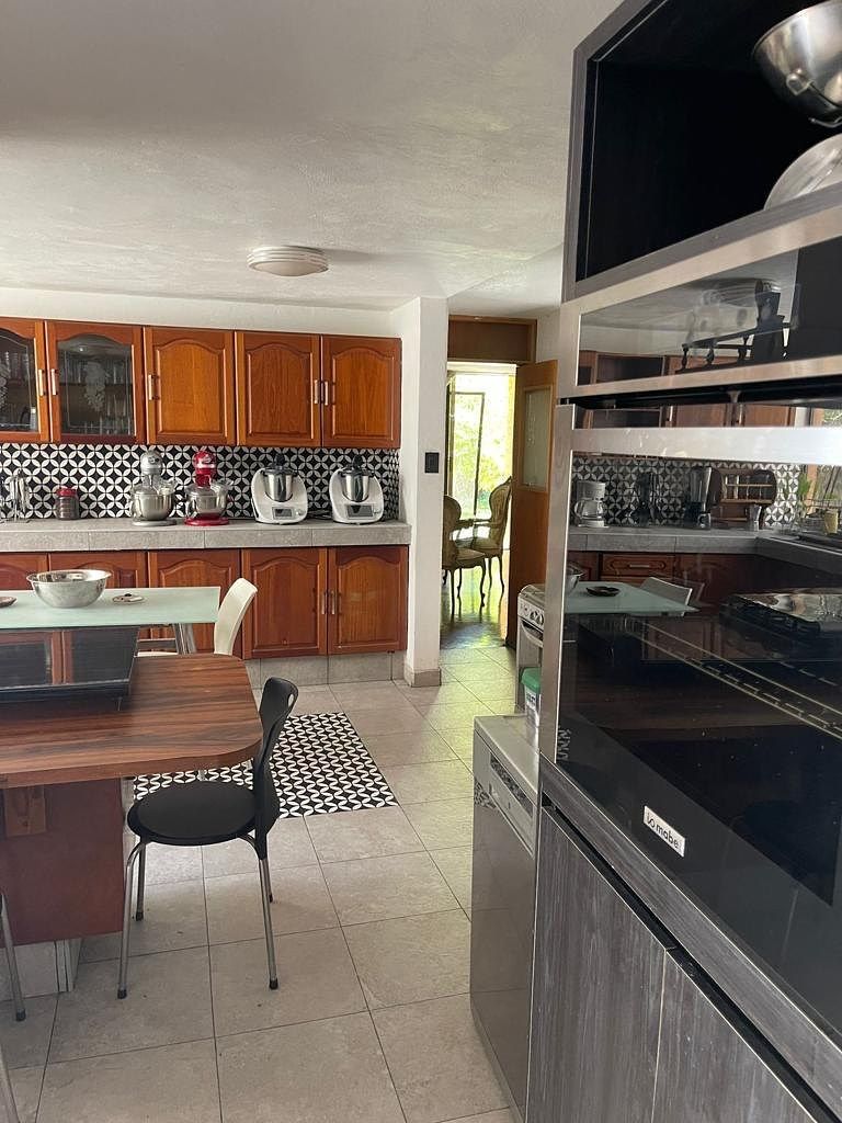 Casa à Venda na Área Comercial, foto 1 de 10