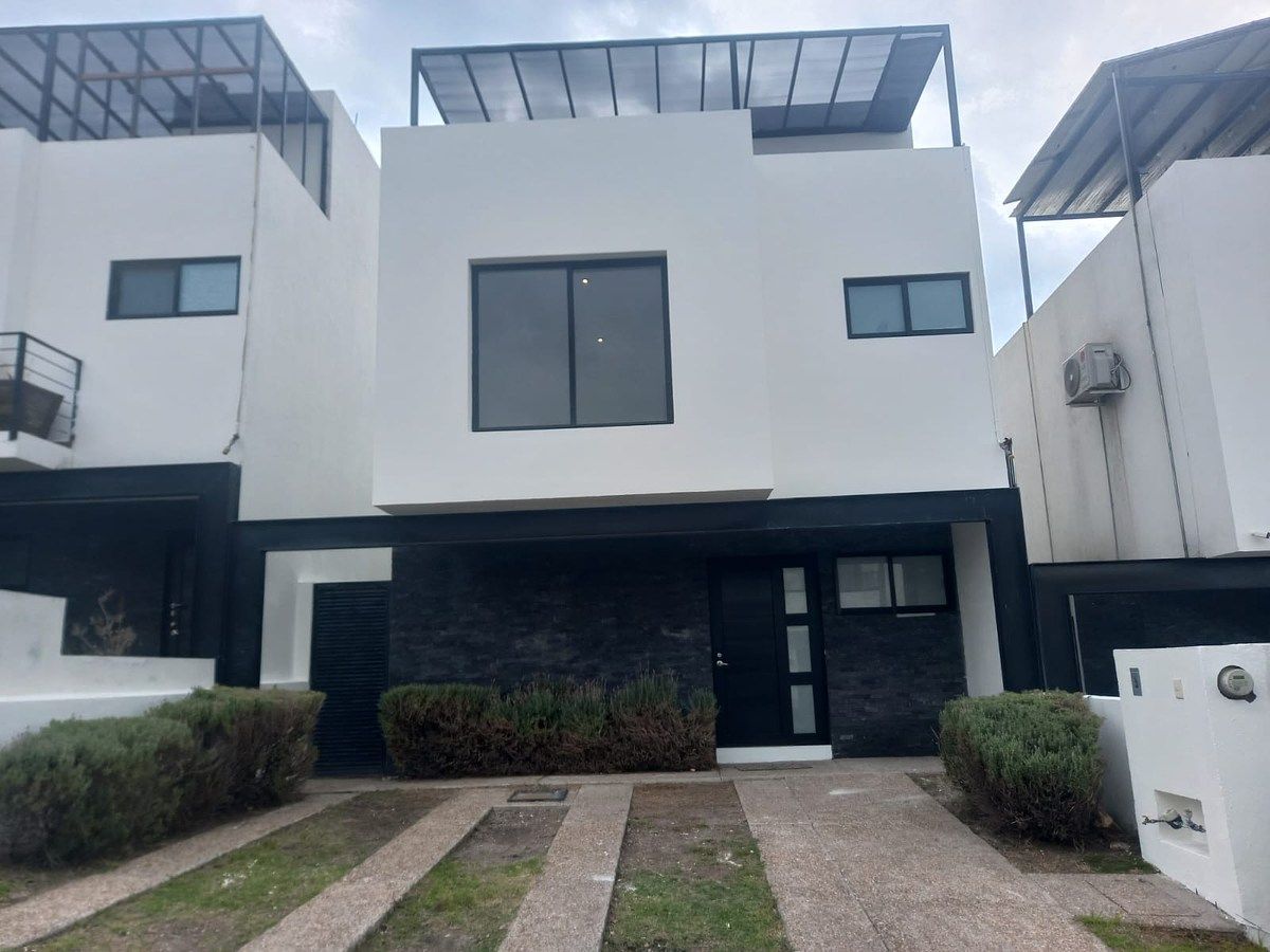 House in Grand Preserve, Querétaro, photo 3 of 50