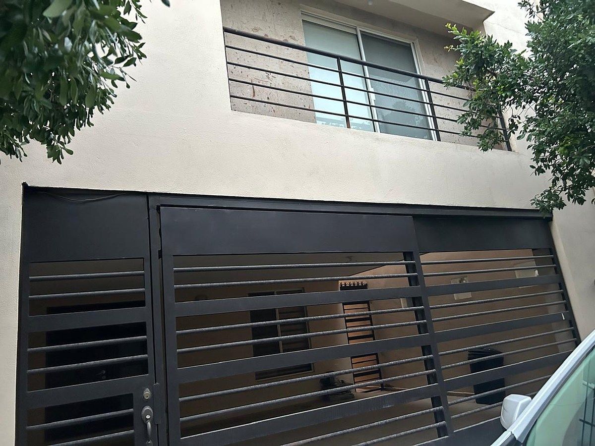 Atractiva casa en privada!!, foto 1 de 17