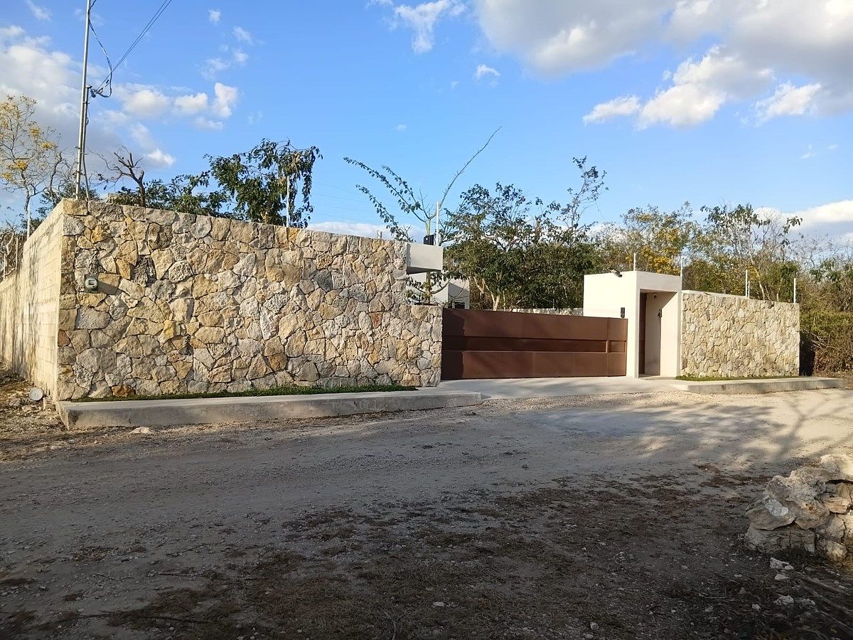 Amplia  casa de una sola planta al norte de Mérida, La ceiba II, foto 1 de 23