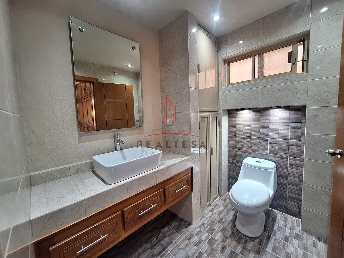 BAÑO, foto 8 de 16