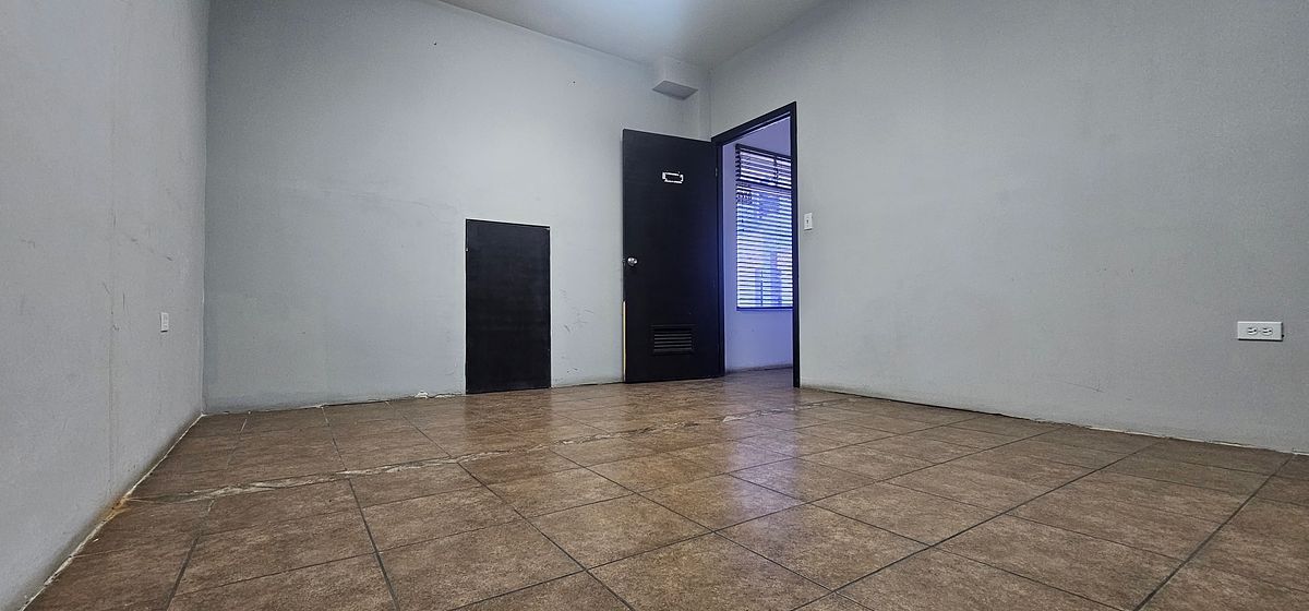 Building in Industrial, Mexicali, photo 22 of 23