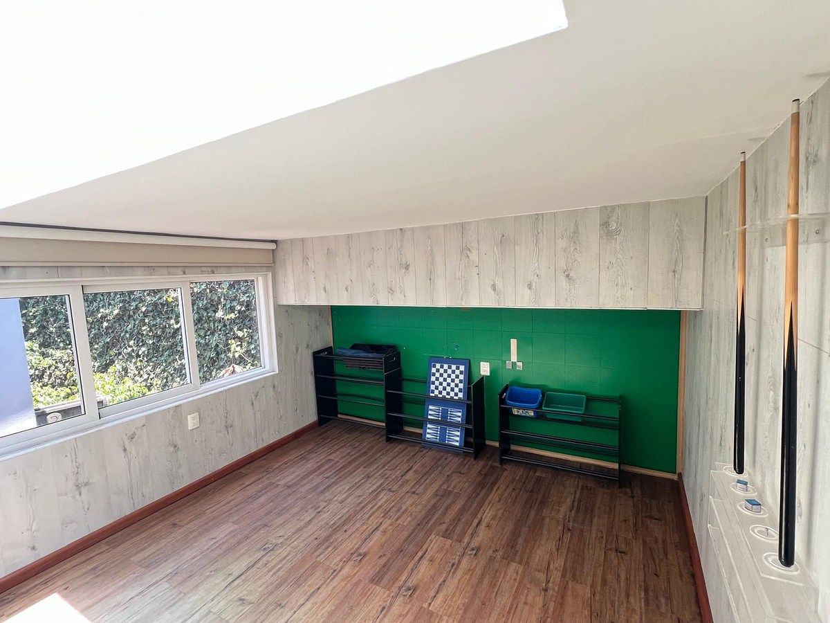 Sala de juegos / tapanco con claraboya, foto 35 de 36