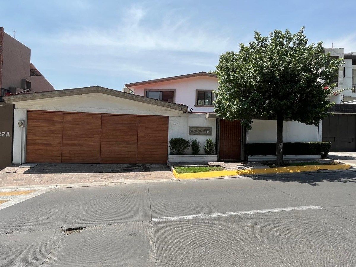 Casa en VENTA en Lomas de la Herradura sobre avenida, photo 1 of 33
