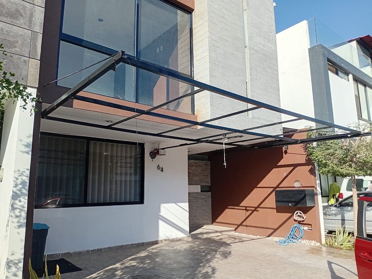 Casa en Venta en Sendas Residencial, photo 1 of 27