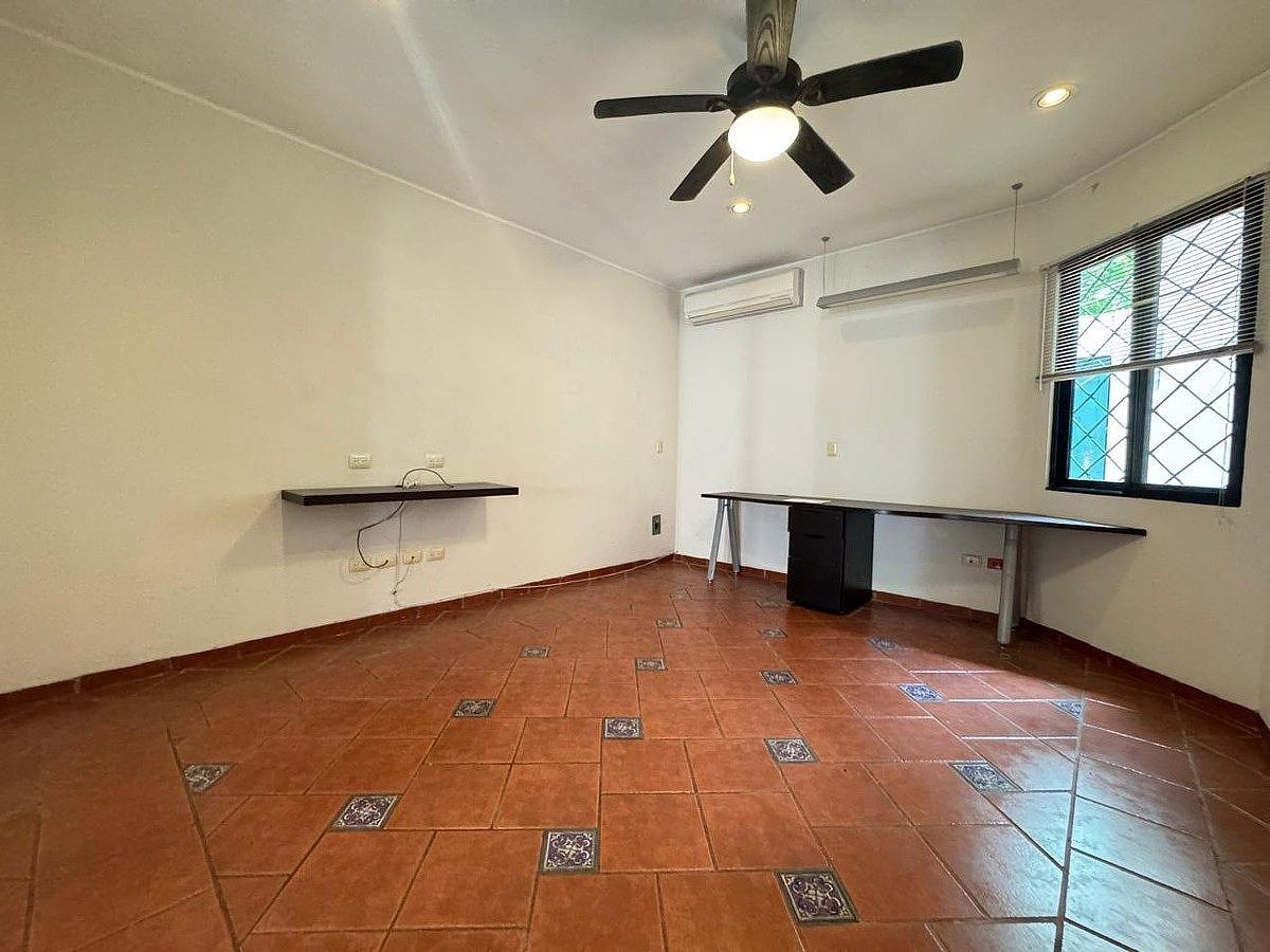 Casa em Vista Alegre, Mérida, foto 2 de 27