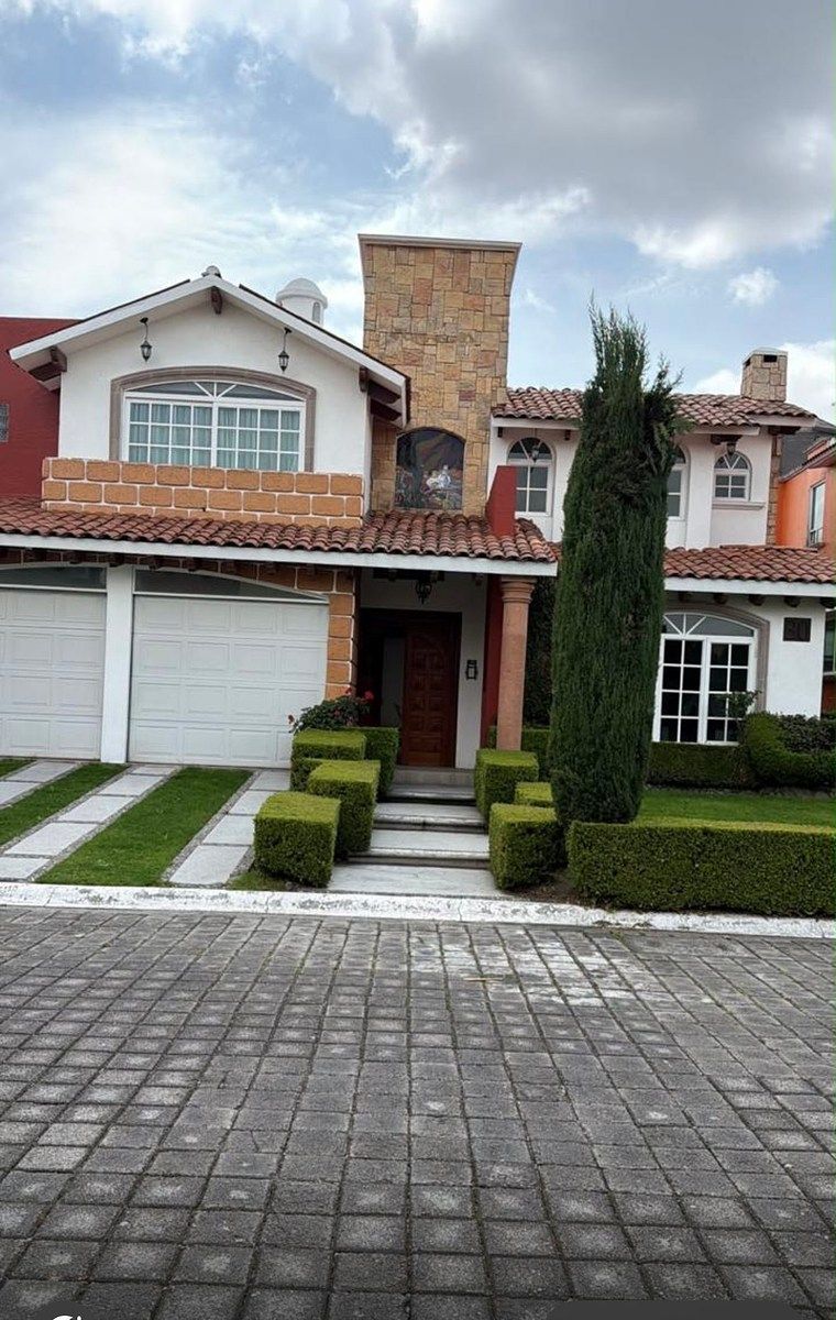 Casa en Providencia frente a la Plaza Comercial Town Square, foto 1 de 29