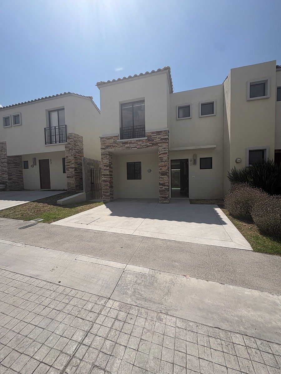 Casa en Venta en el Marques, photo 1 of 19