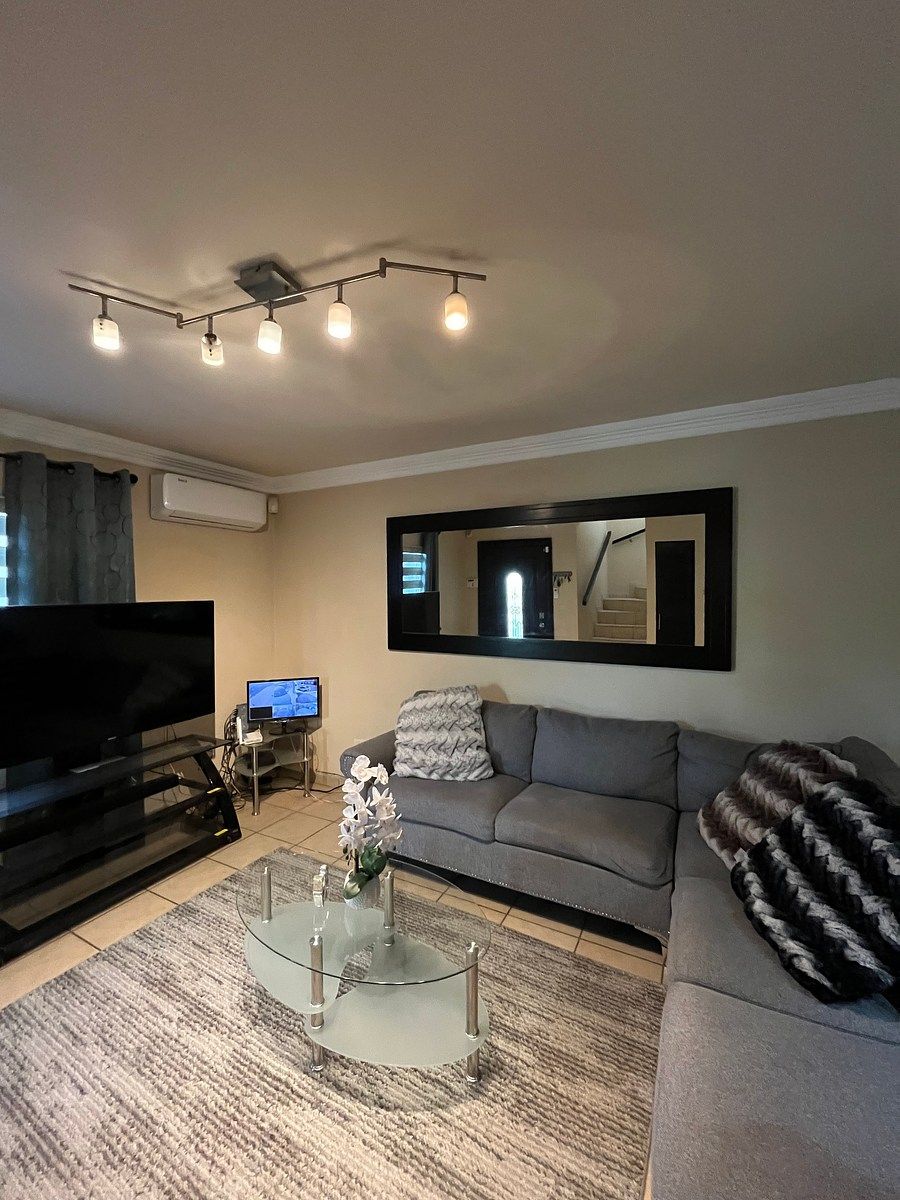 🏡 Casa en Renta en Otay Vista, foto 1 de 15